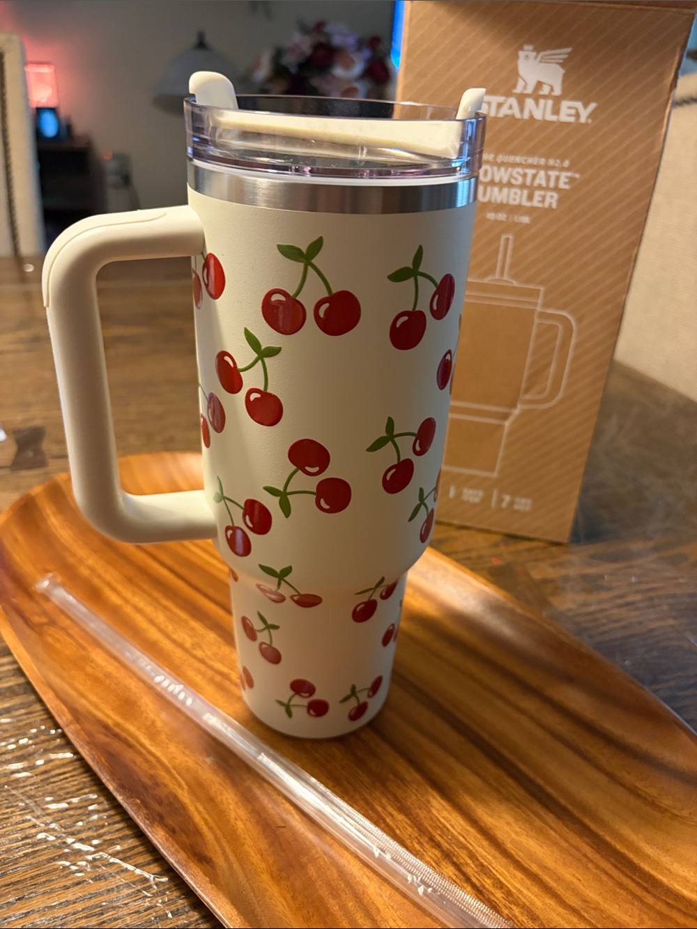 Cherries 40oz Stanley cup - Picture 3 of 6